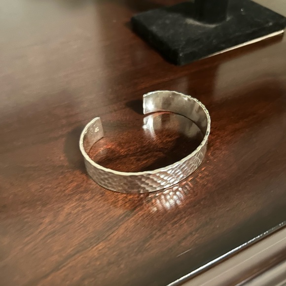 Silpada Sterling Silver Hammered Cuff Bracelet B0851 Retired - Picture 3 of 4